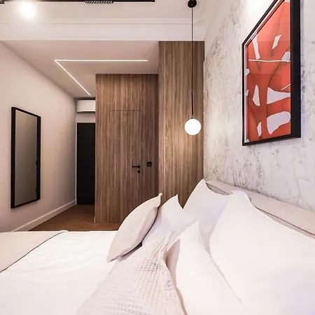 Estium Luxury