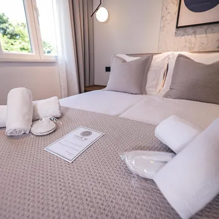 Estium Luxury زادار