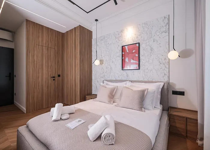 Estium Luxury Konukevi 4*